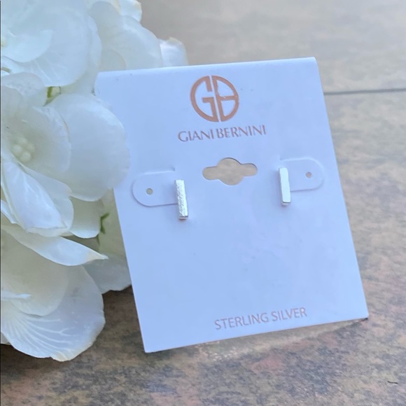 NWT GIANI BERNINI STERLING SILVER BAR STUD EARRINGS